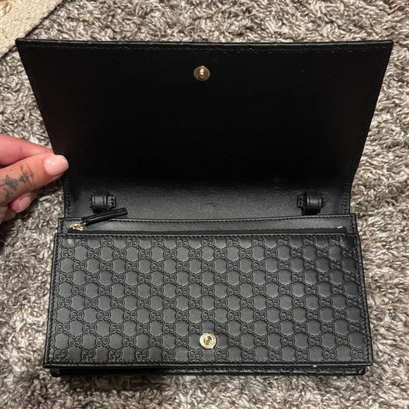 Gucci Black Logo Pattern Wallet - Picture 2 of 3